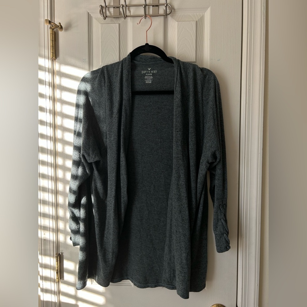 American Eagle Soft and Sexy Plush Cardigan Women’s Size Medium